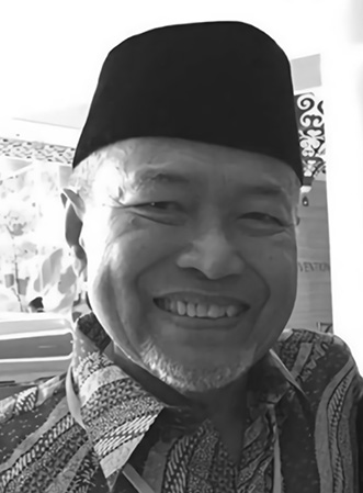 Drs. Mundari Muhada, Dipl. TEFL
